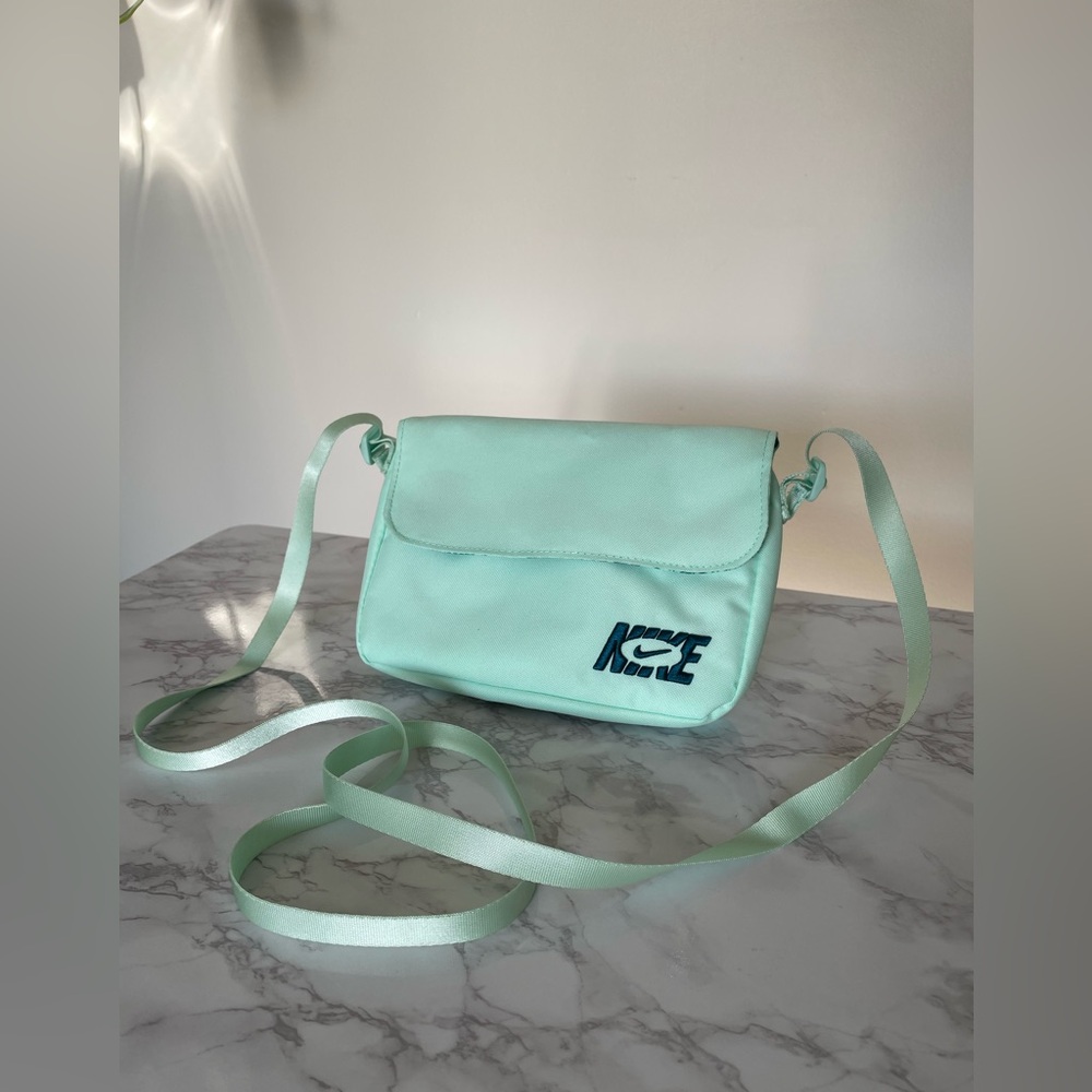Nike Sportswear Futura 365 Versatile Bag